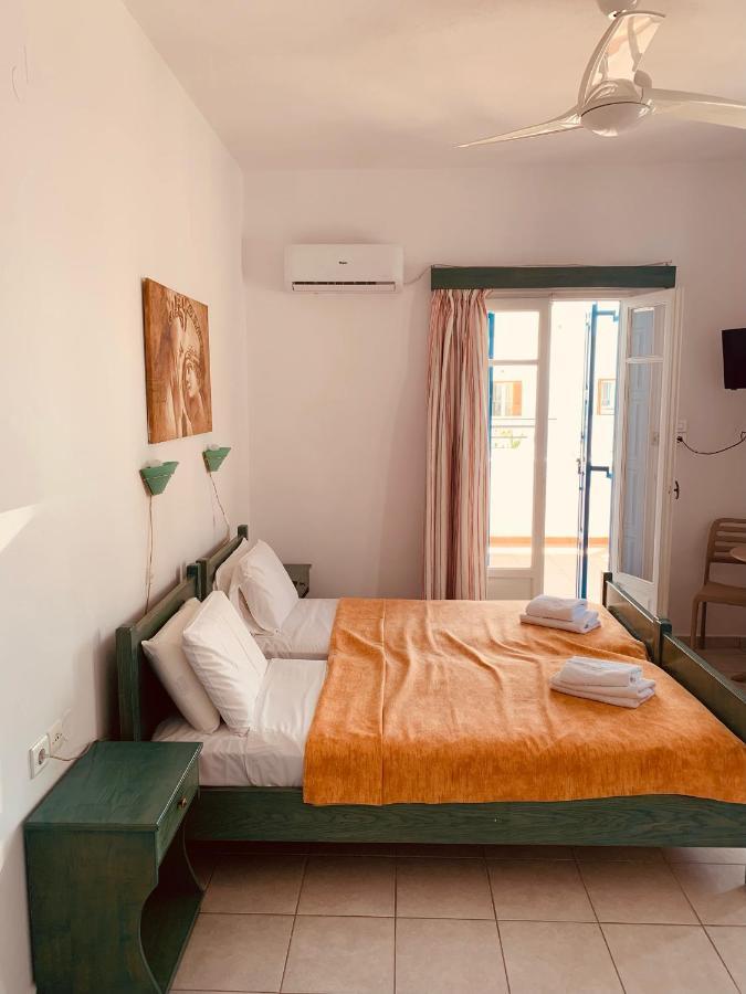 Manousos Rooms Adamantas  Buitenkant foto
