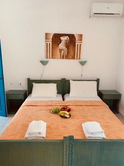 Manousos Rooms Adamantas  Buitenkant foto