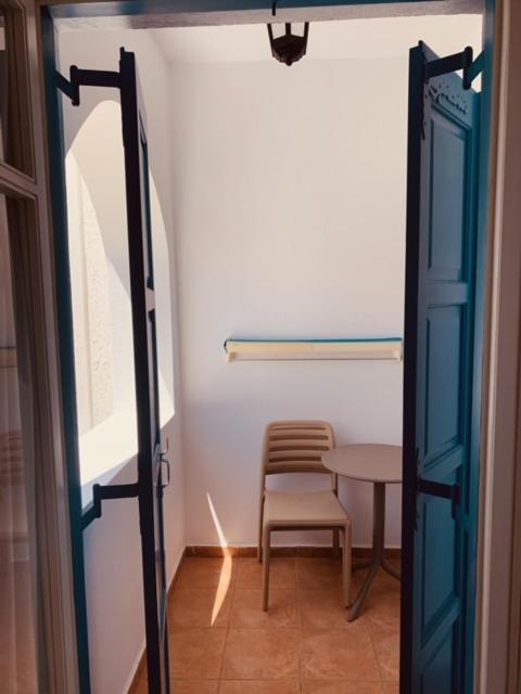Manousos Rooms Adamantas  Buitenkant foto