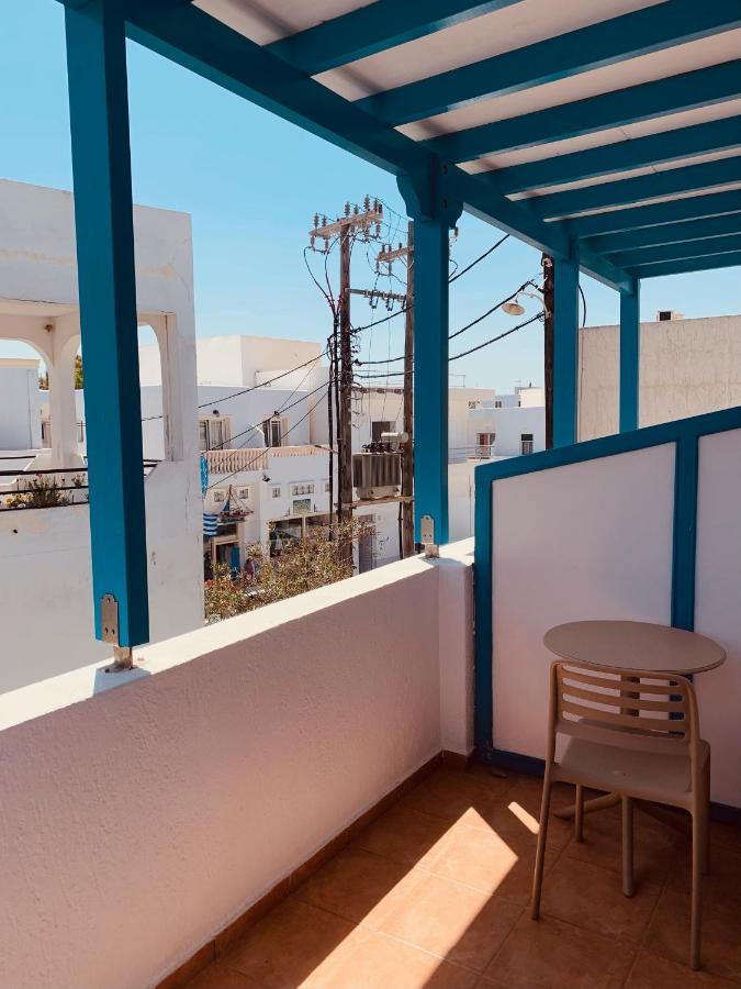 Manousos Rooms Adamantas  Buitenkant foto