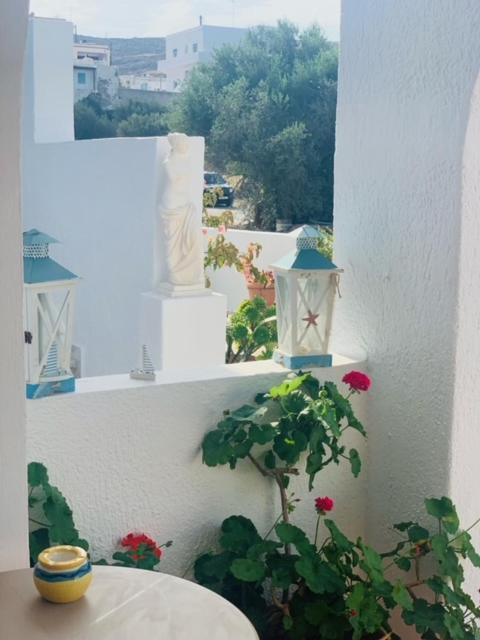 Manousos Rooms Adamantas  Buitenkant foto