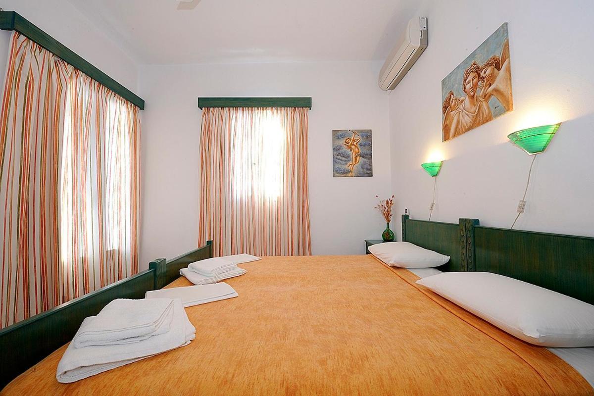 Manousos Rooms Adamantas  Buitenkant foto